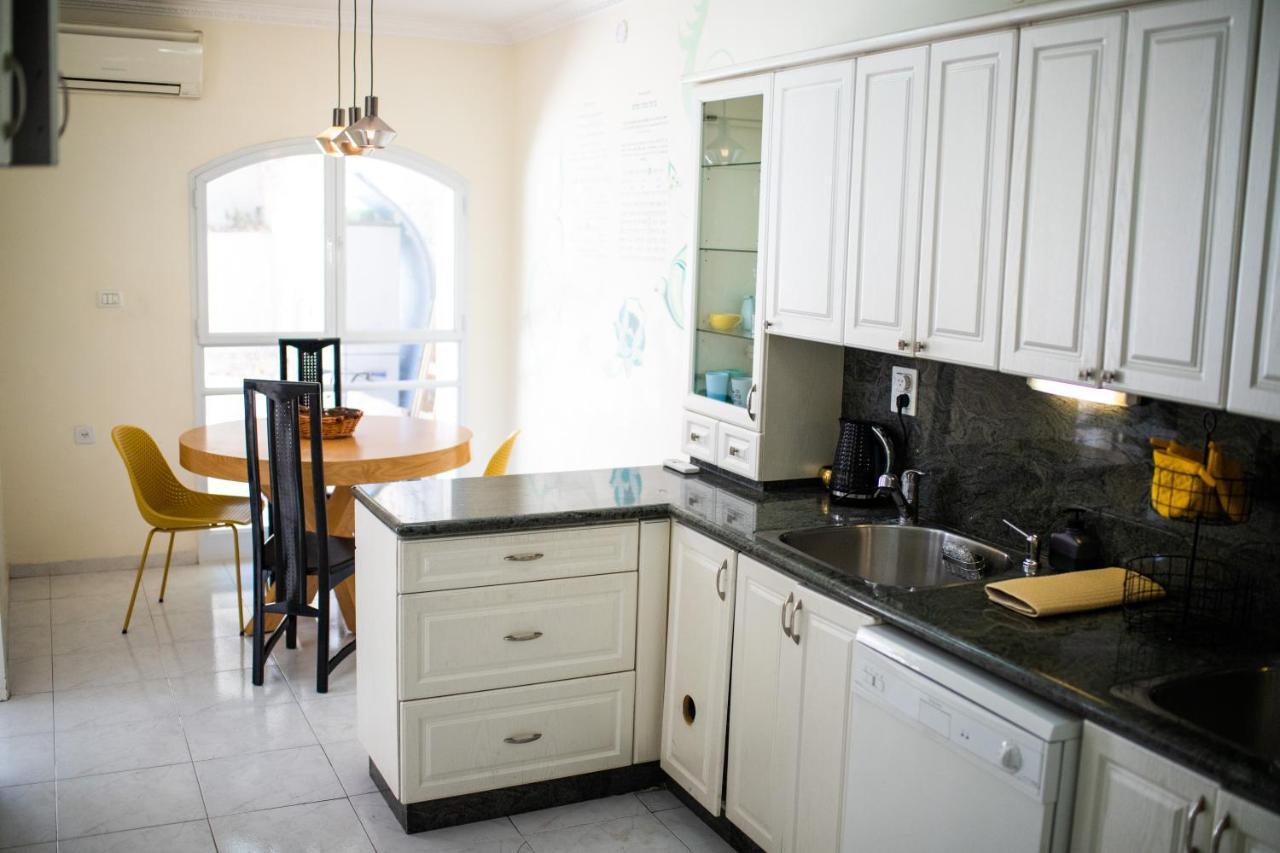 ירושלים Spacious By The Orient Hotel - 4 Bdr Apartment מראה חיצוני תמונה