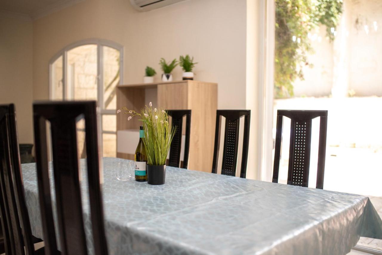 ירושלים Spacious By The Orient Hotel - 4 Bdr Apartment מראה חיצוני תמונה
