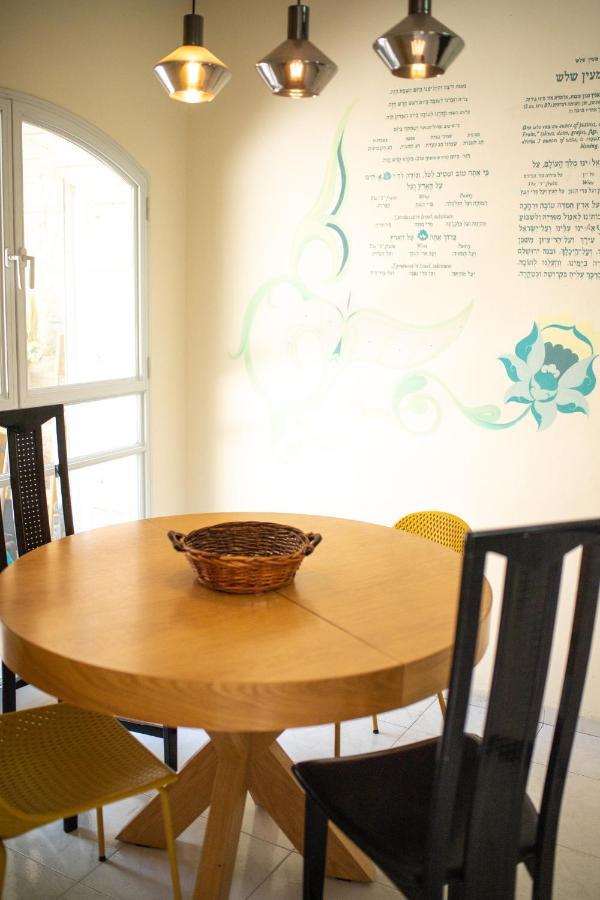 ירושלים Spacious By The Orient Hotel - 4 Bdr Apartment מראה חיצוני תמונה